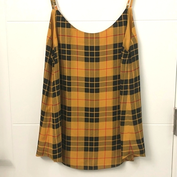 Babaton Camisole - Picture 2 of 4